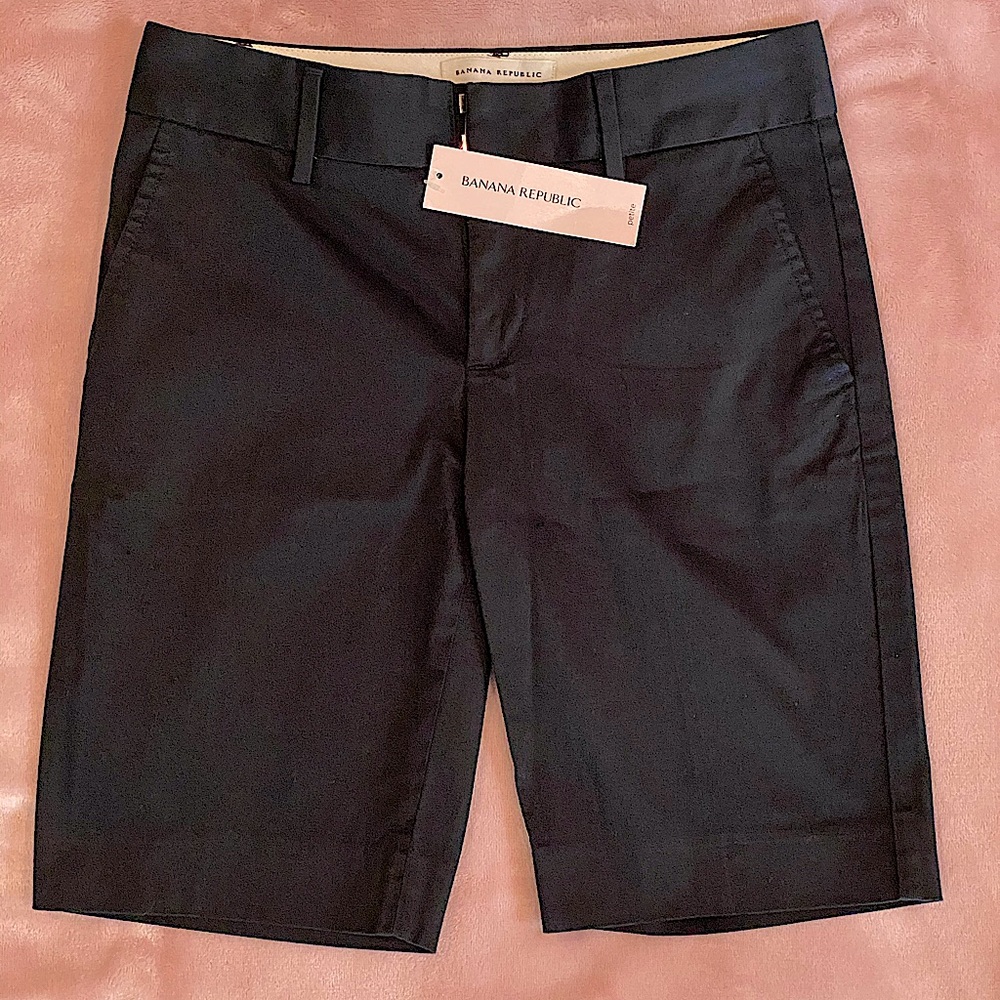 NWT Banana Republic Petite Bermuda shorts 💫